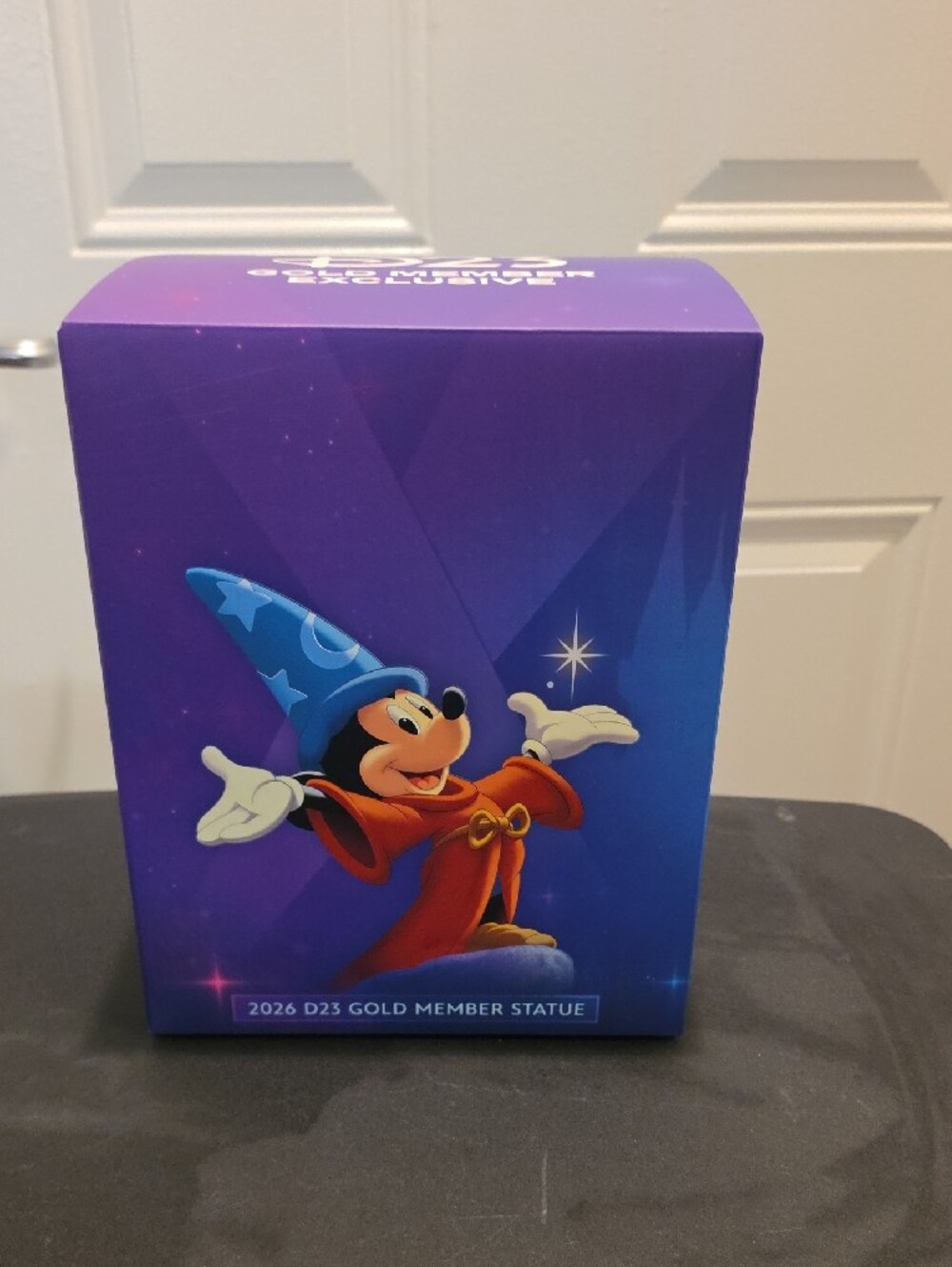D23 Sorcerer Mickey Figurine with Blue Hat and Red Robe - Picture 3 of 6